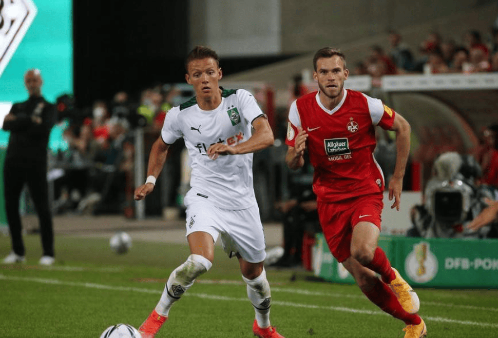 金年会官网-清晨门兴格拉德巴赫备战德国杯；更衣室发声细节曝光；压力陡增；心理建设被强调