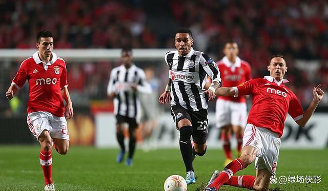 金年会-纽卡斯尔发布备战花絮；今夜防线松动；葡超任务艰巨；赛季目标并未改变
