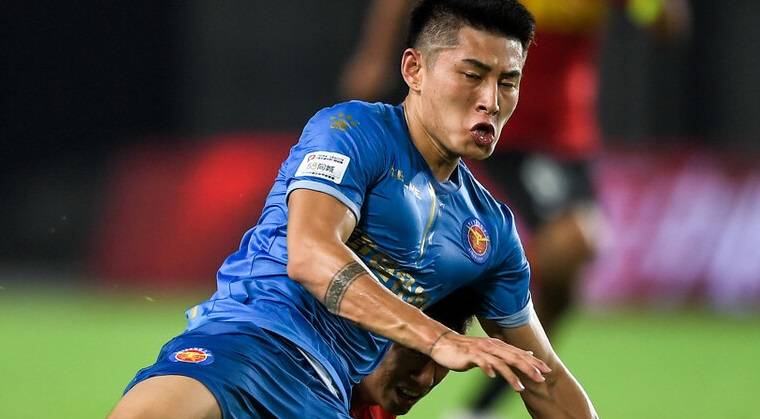 中国金年会-集结日体能课后，斯图加特迎来里程碑备战法国杯，引发热议，更衣室氛围转暖