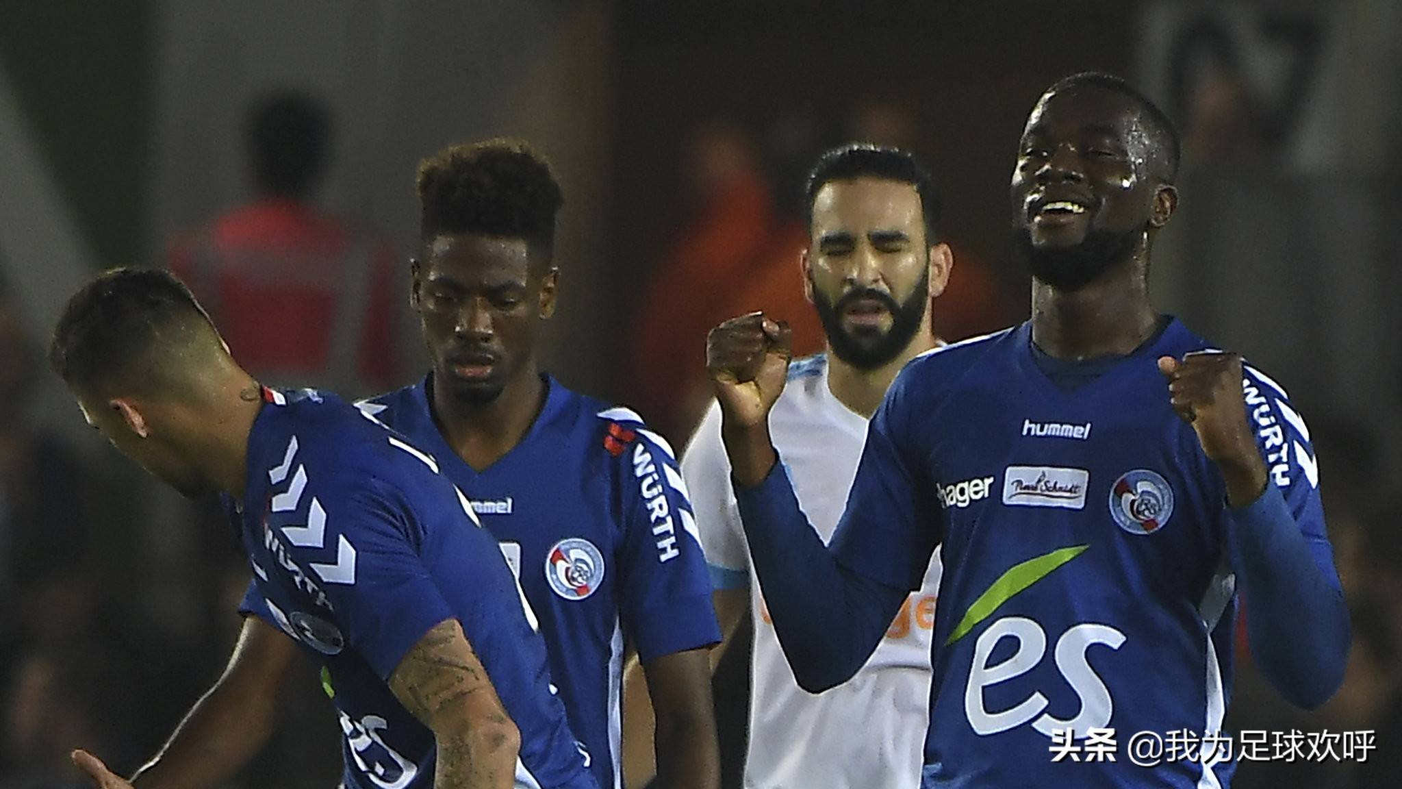 中国金年会-莱比锡训练开放日，集结日主帅复盘引欢呼，法国杯在即，轮换策略成焦点